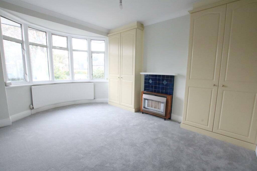 Bedroom 1.JPG