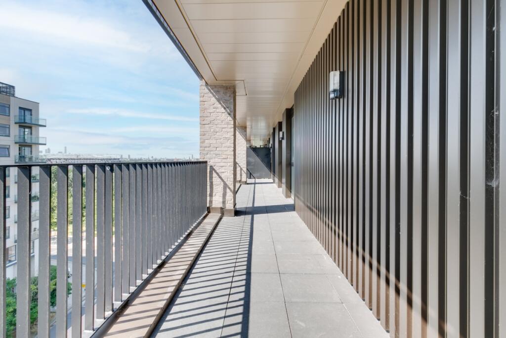 Balcony (3)