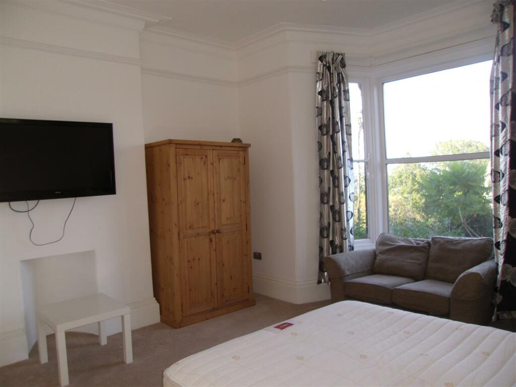 Bed/Sitting Room