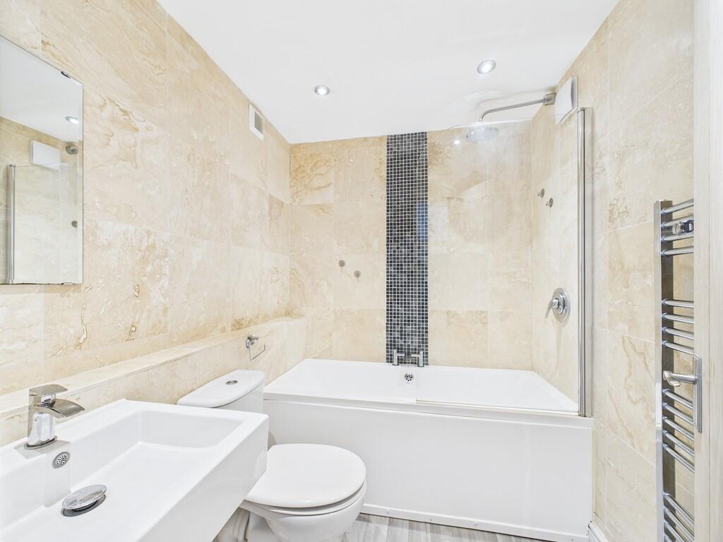 CAM02089G0-PR0523...