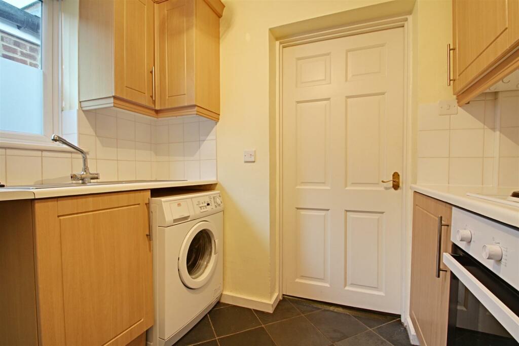 Kitchen 3.jpg
