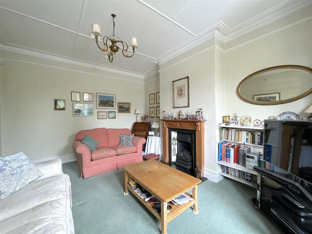 Living Room (2).jpeg