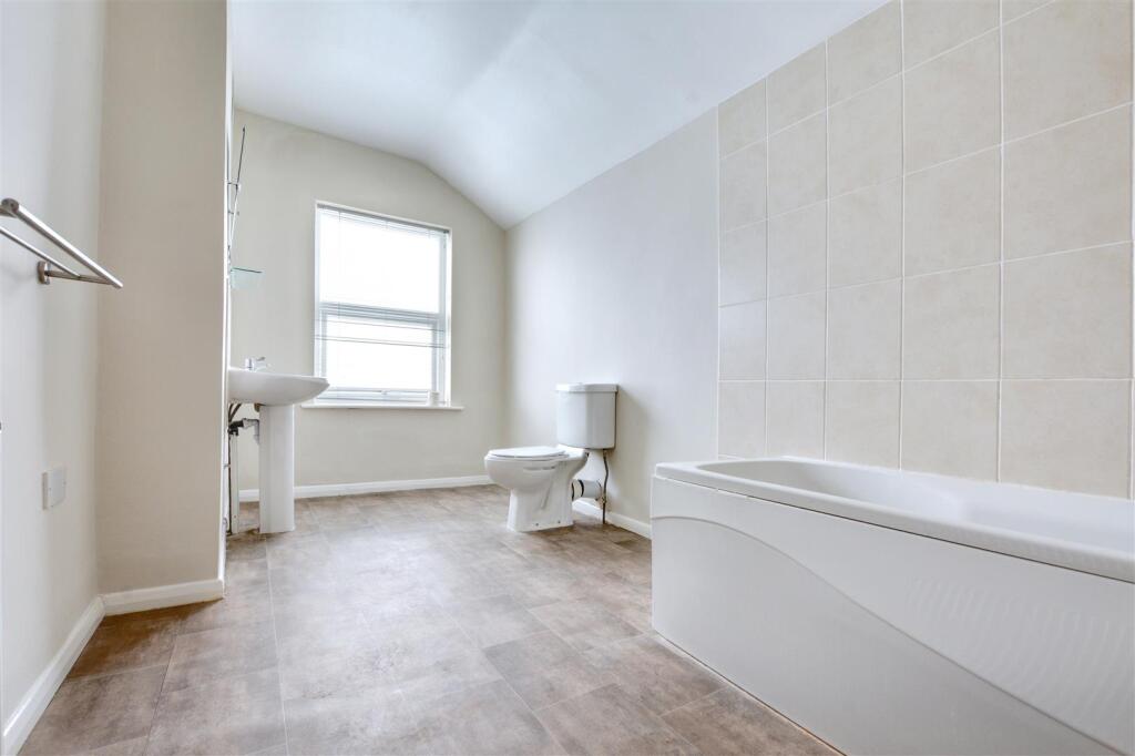 Bathroom_1.jpeg