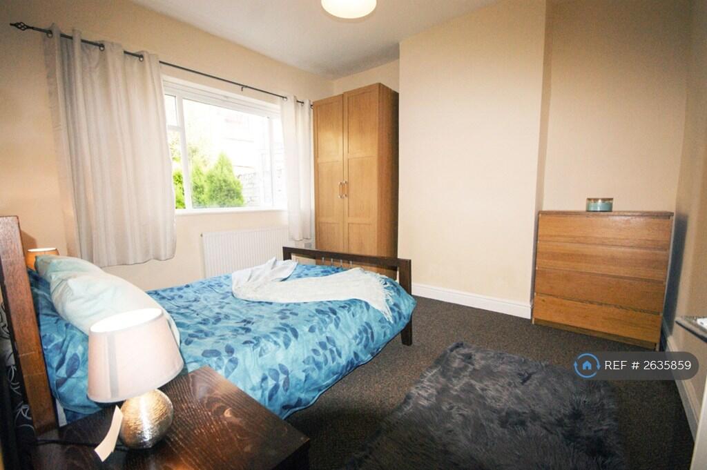 Large Bedroom 1, Ground Floor