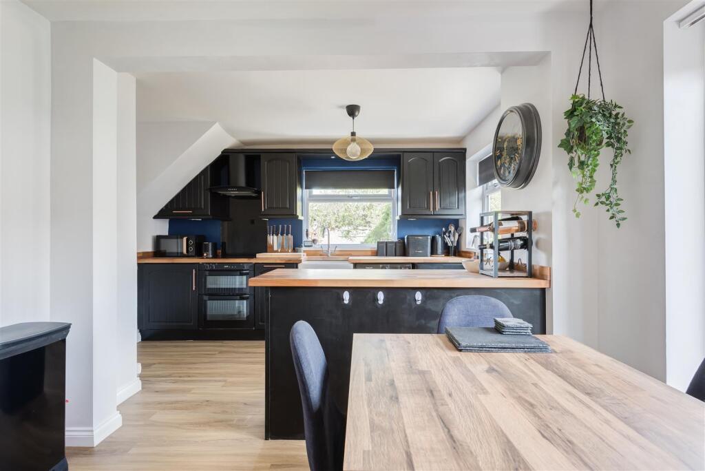 66BroadIngeCrescent(Interior)-9.jpg