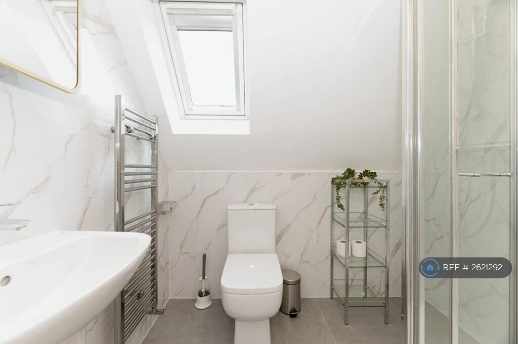 Room 5 Ensuite