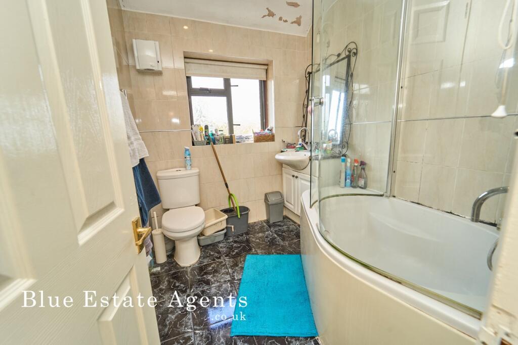 Family Bathroom Suite
