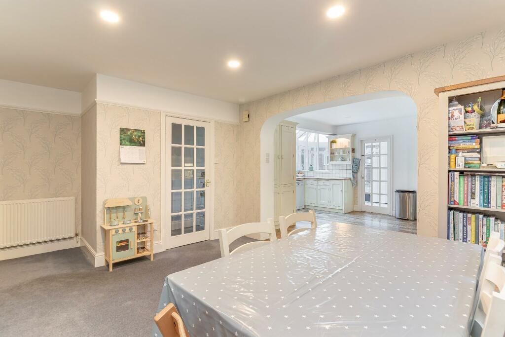 Dining Kitchen - D-Edit.jpg