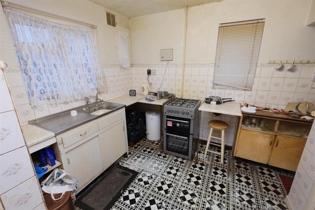 47 Torrington Avenue, Bristol, BS4 1EQ Freehold Se