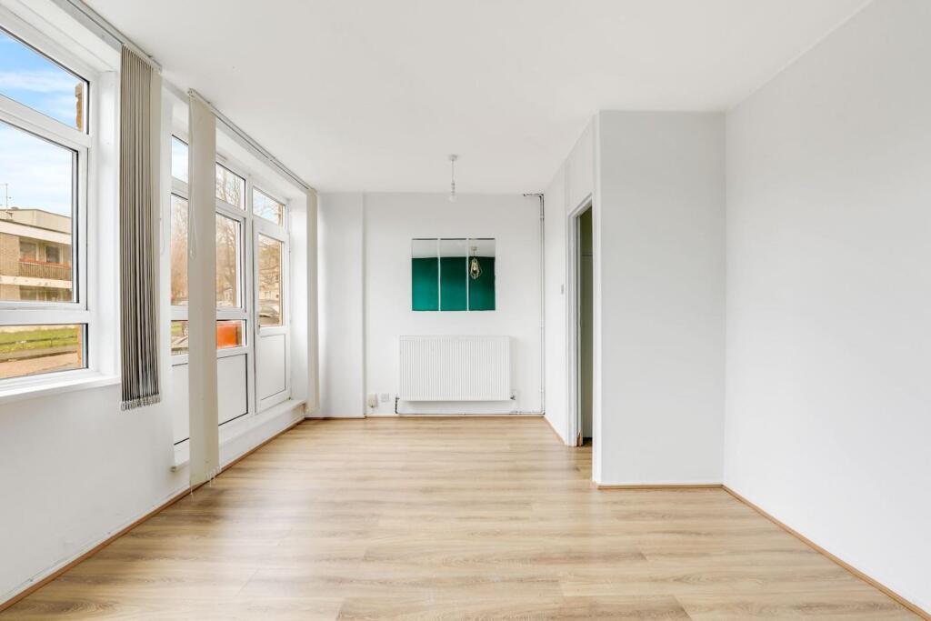 12-5b34JHPropWorld - 15 Hensford Gardens - 10-medi