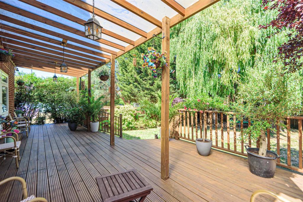 Decking 2.jpg