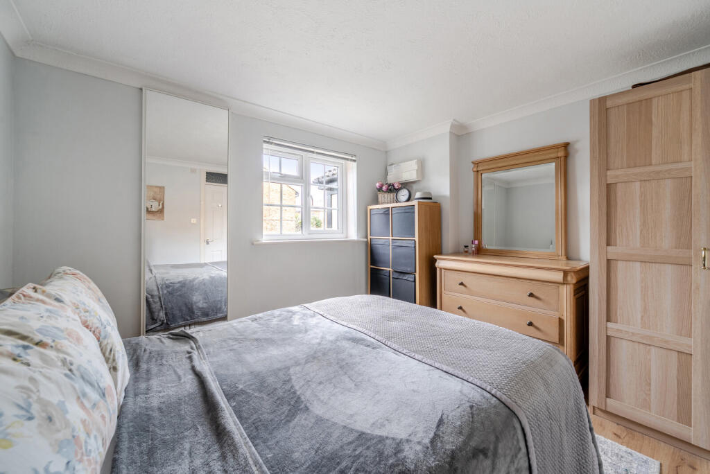 1393029-19-695cdc...