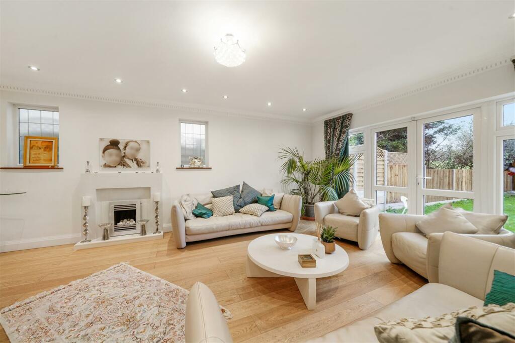 74 Pebworth Road - qQsh09W36pxp18ZSTOnE.jpg