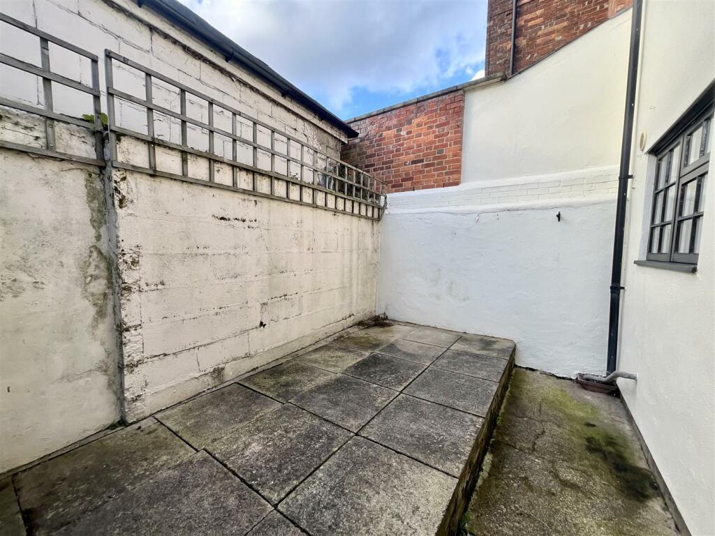 courtyard.jpg