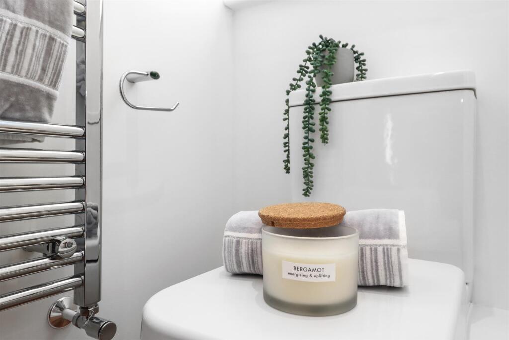 Cloakroom/WC