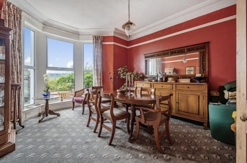 1309886-15-684af1...