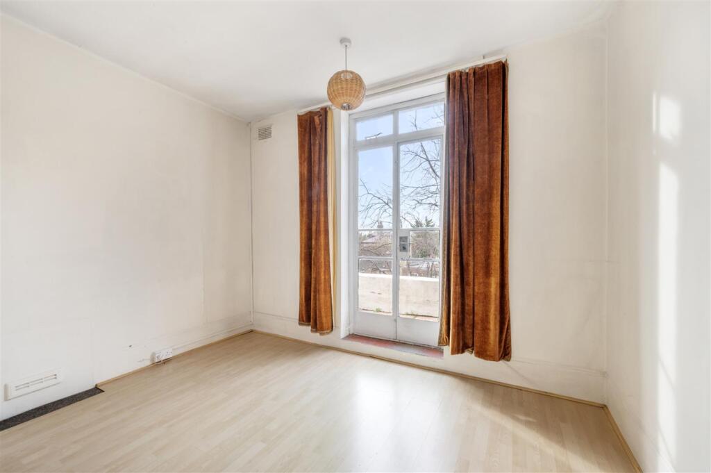 Flat 3 Lansdowne Court,15.jpg