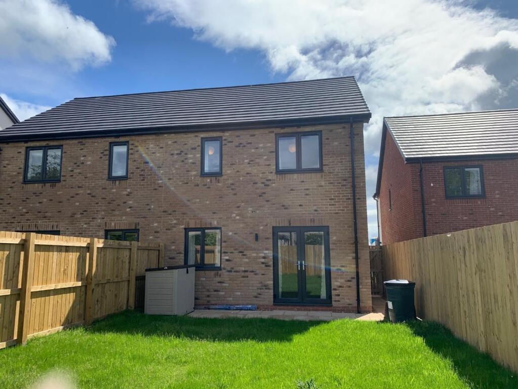 Rear garden a.jpg