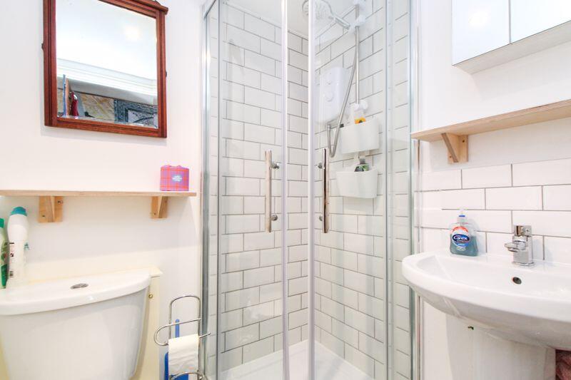 Annexe Shower Room