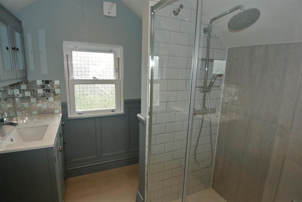 Family Shower Room.JPG