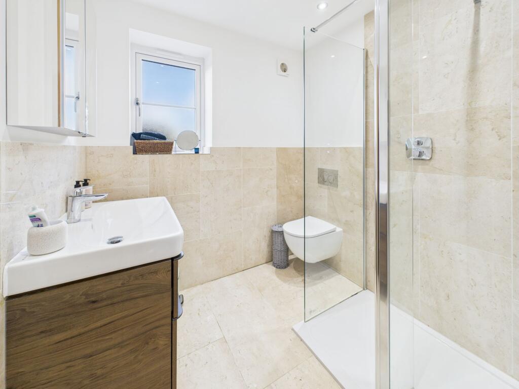 En-suite to bed three