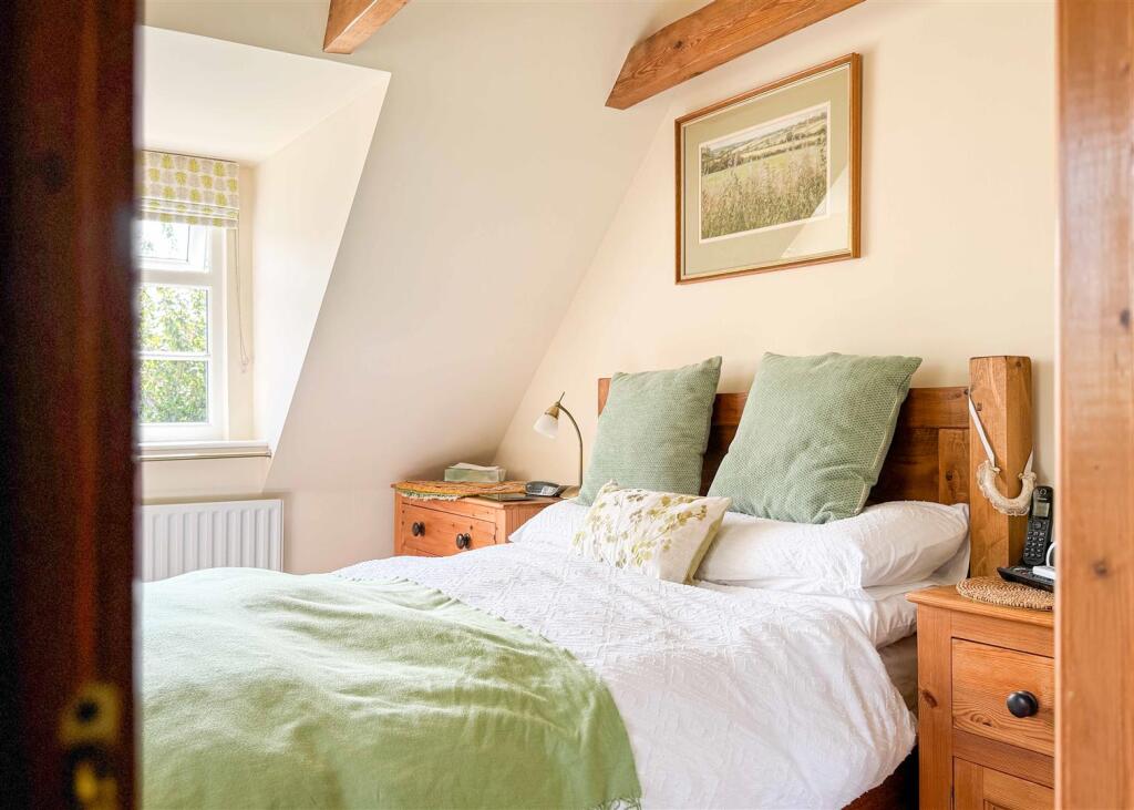 PRINCIPLE BEDROOM
