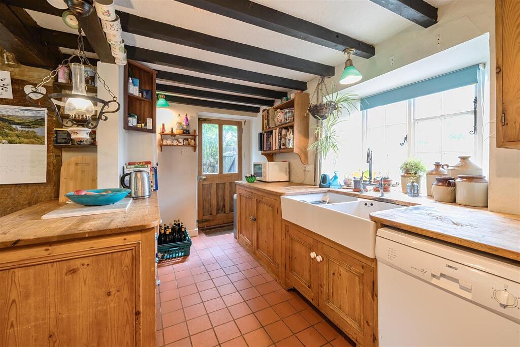 9 High Street, Blisworth (1).jpg