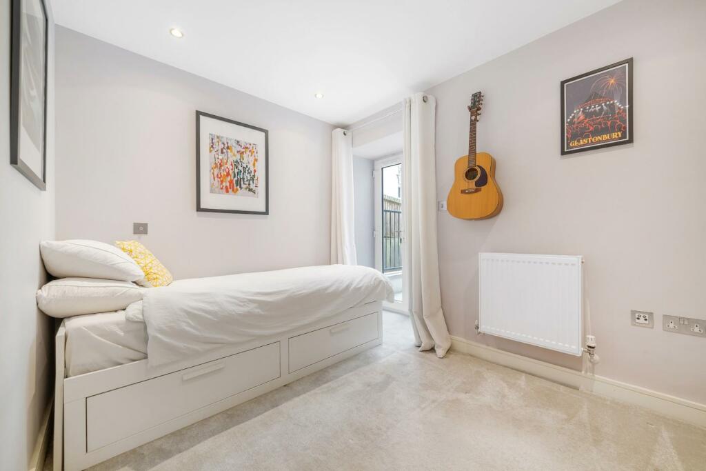 Bedroom 2.jpg
