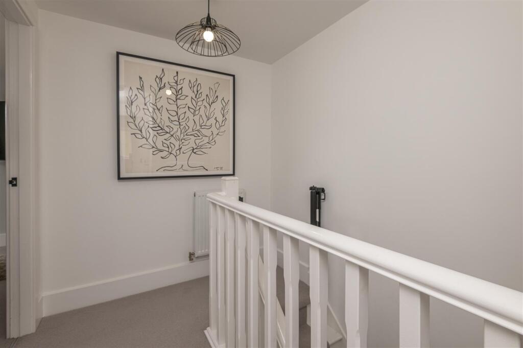 77 - 6 North Light Place BD22 8FD.jpg