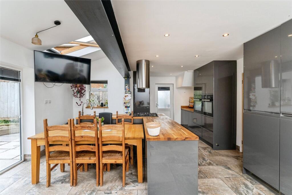 Kitchen/ Family Room