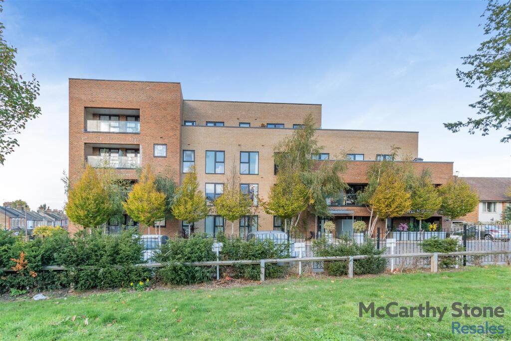 8666852-exterior13.jpg