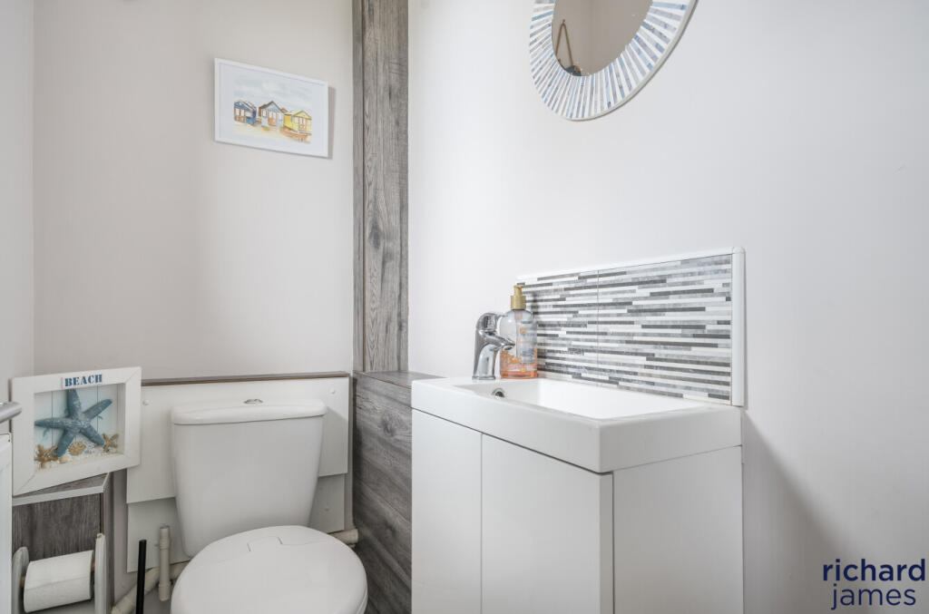 9afe7b4489bf4cf9baa15e8f4a7919ff