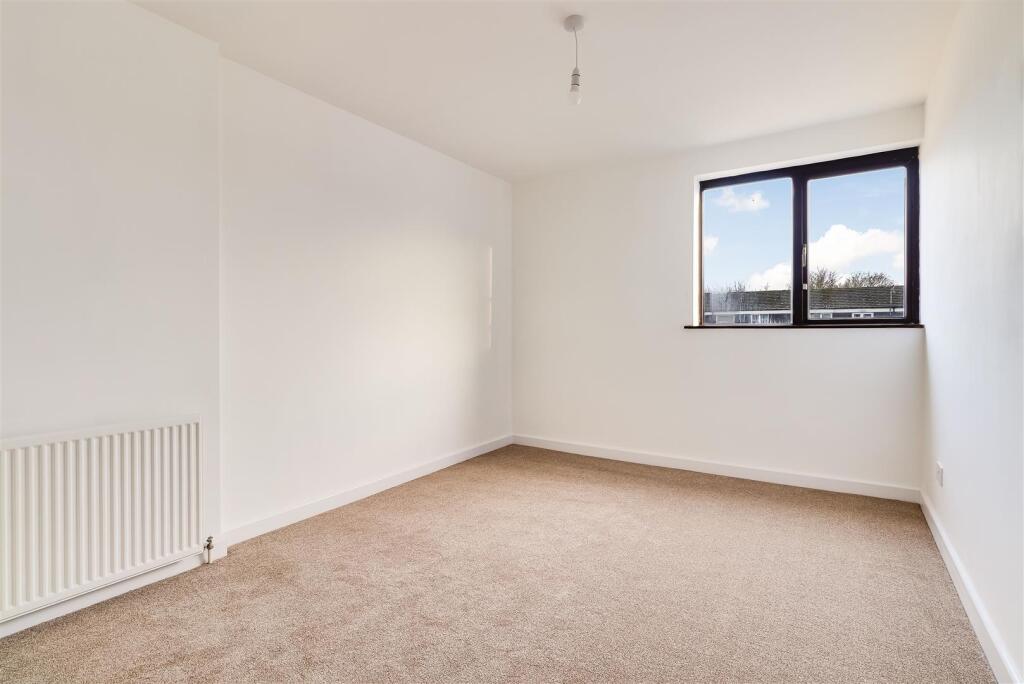 Bedroom 2 (2)