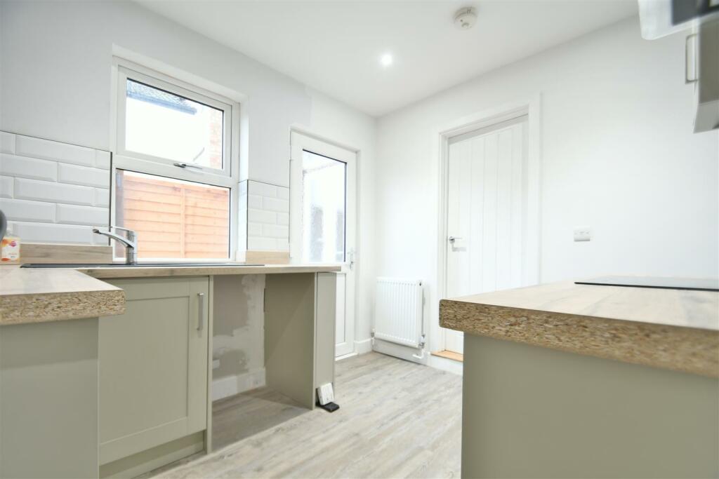 Kitchen 1.JPG