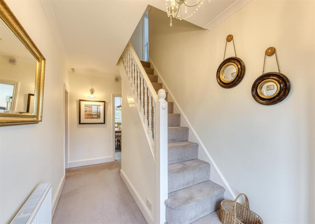 75 Birches Road-hall2.jpg