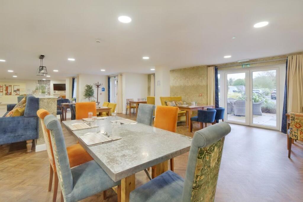 8525147-interior06 (Medium).jpg