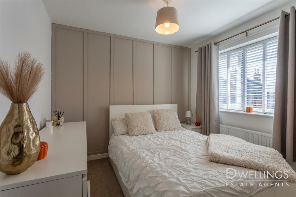 HAZELWELL AVENUE - MASTER BEDROOM