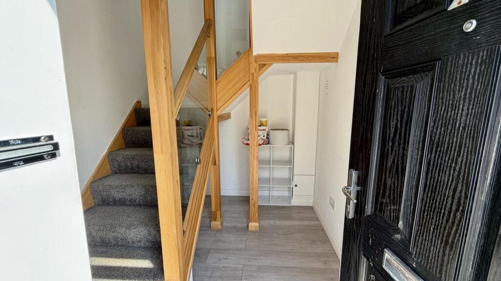 014e7a6d-84da-4a2f-9a4a-8a90427791a2