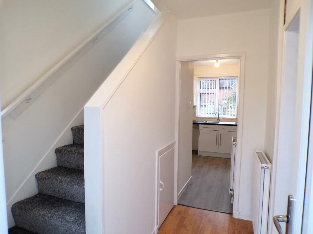 CoronationRd108hall.JPG