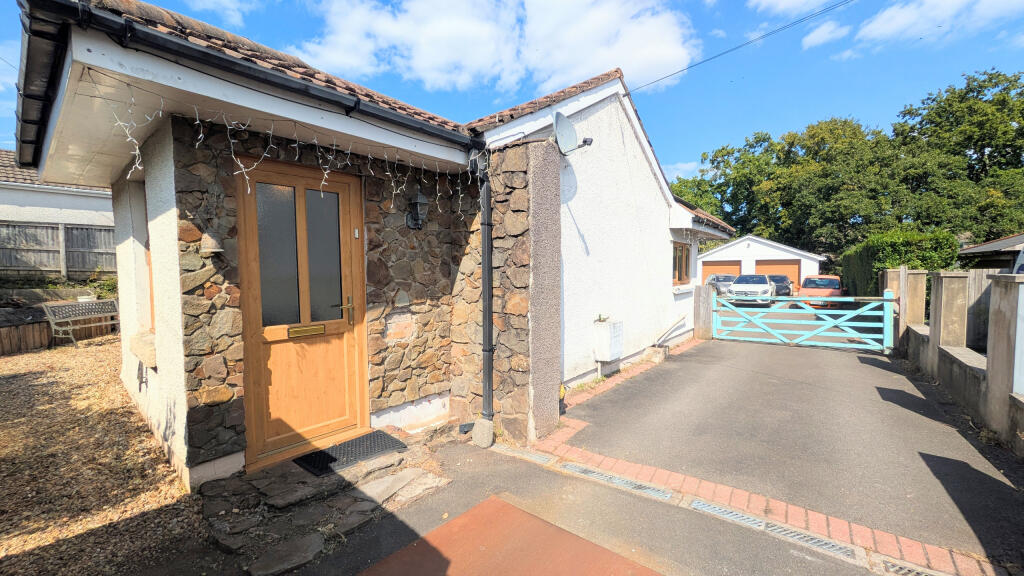 PXL_20250821_133758001.MP~2