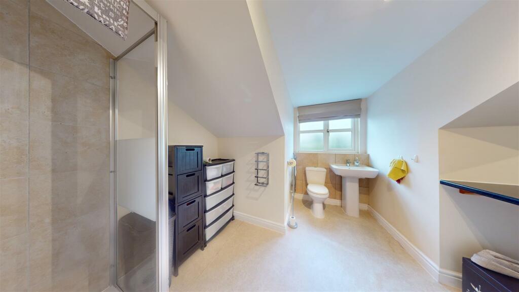 EN SUITE