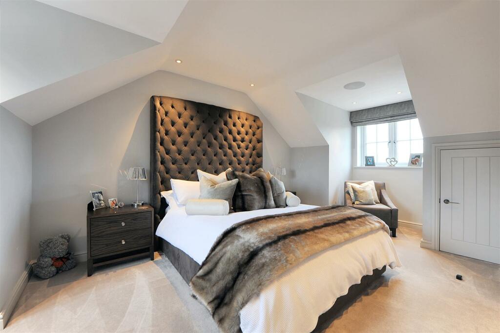 Principal Bedroom.JPG