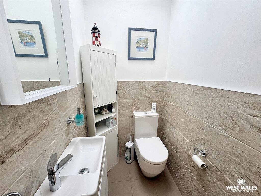 WhatsApp Image 2025-09-29 at 11.28.09 (4).jpg