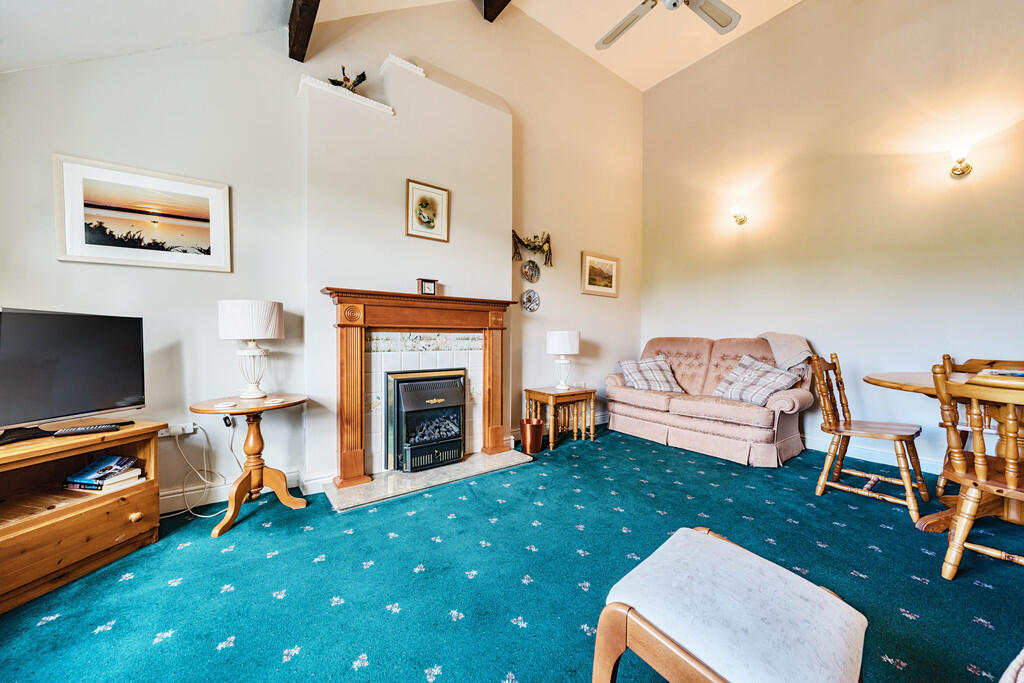 Living / Dining R...