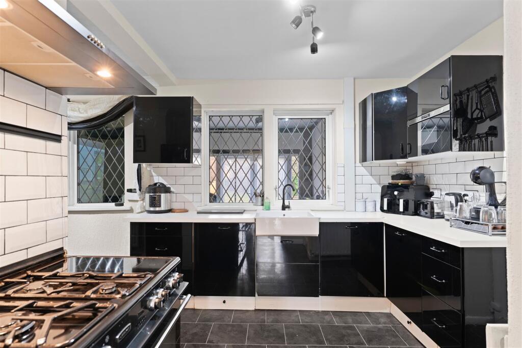 43 Addlington Avenue-17.jpg