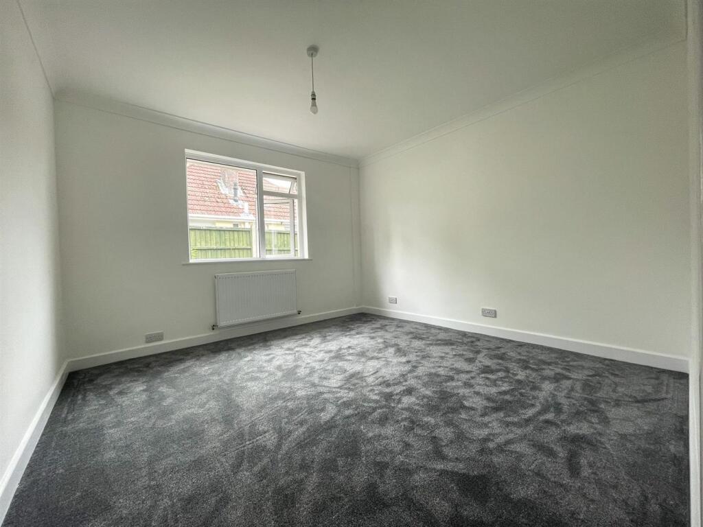 Bed 3.jpg