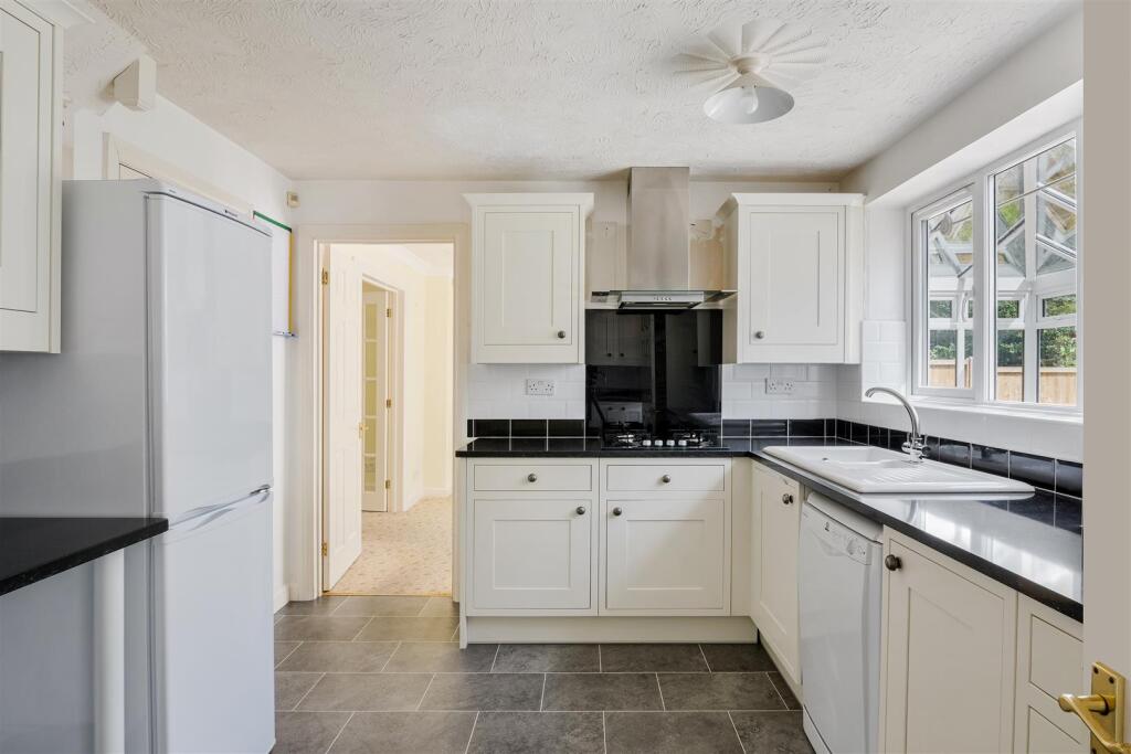 LINDEN CLOSE, 3  (27).jpg