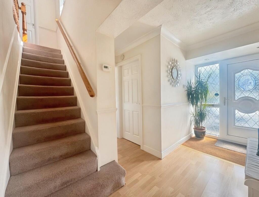 FOYER.jpg