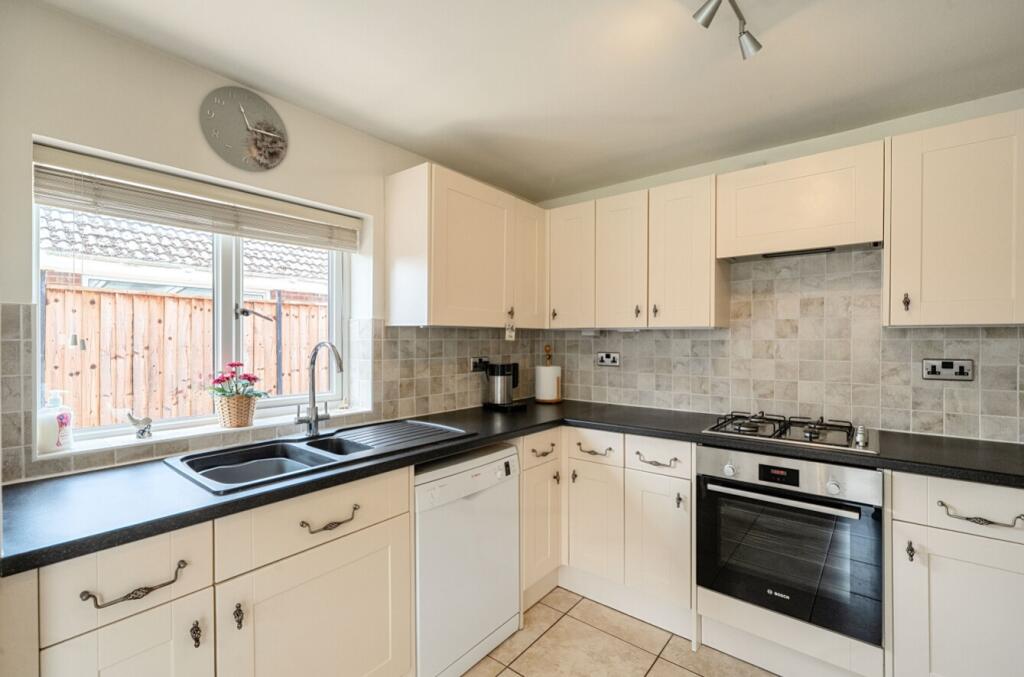 1336720-4-6899cc2e24be4