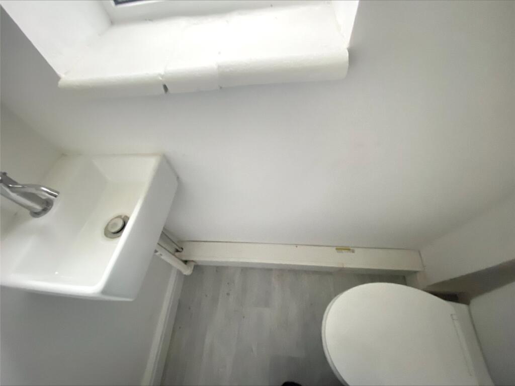 Cloakroom/Wc
